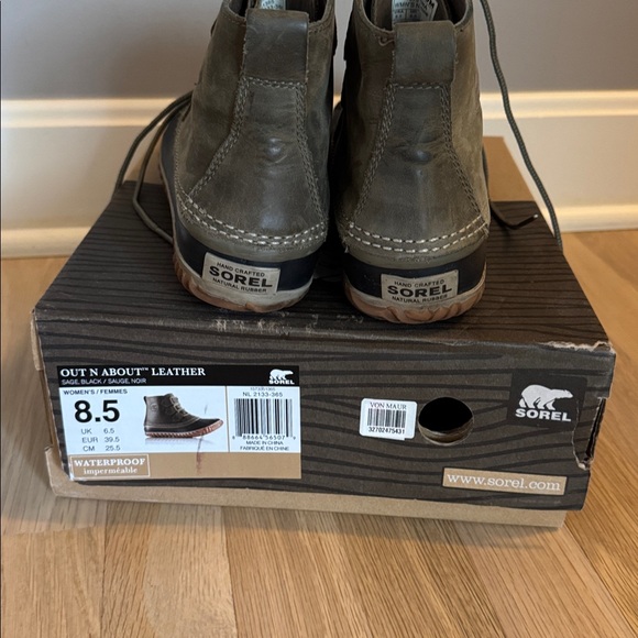 Sorel Out 'N About Leather Boots in Black and sage leather - Picture 4 of 5